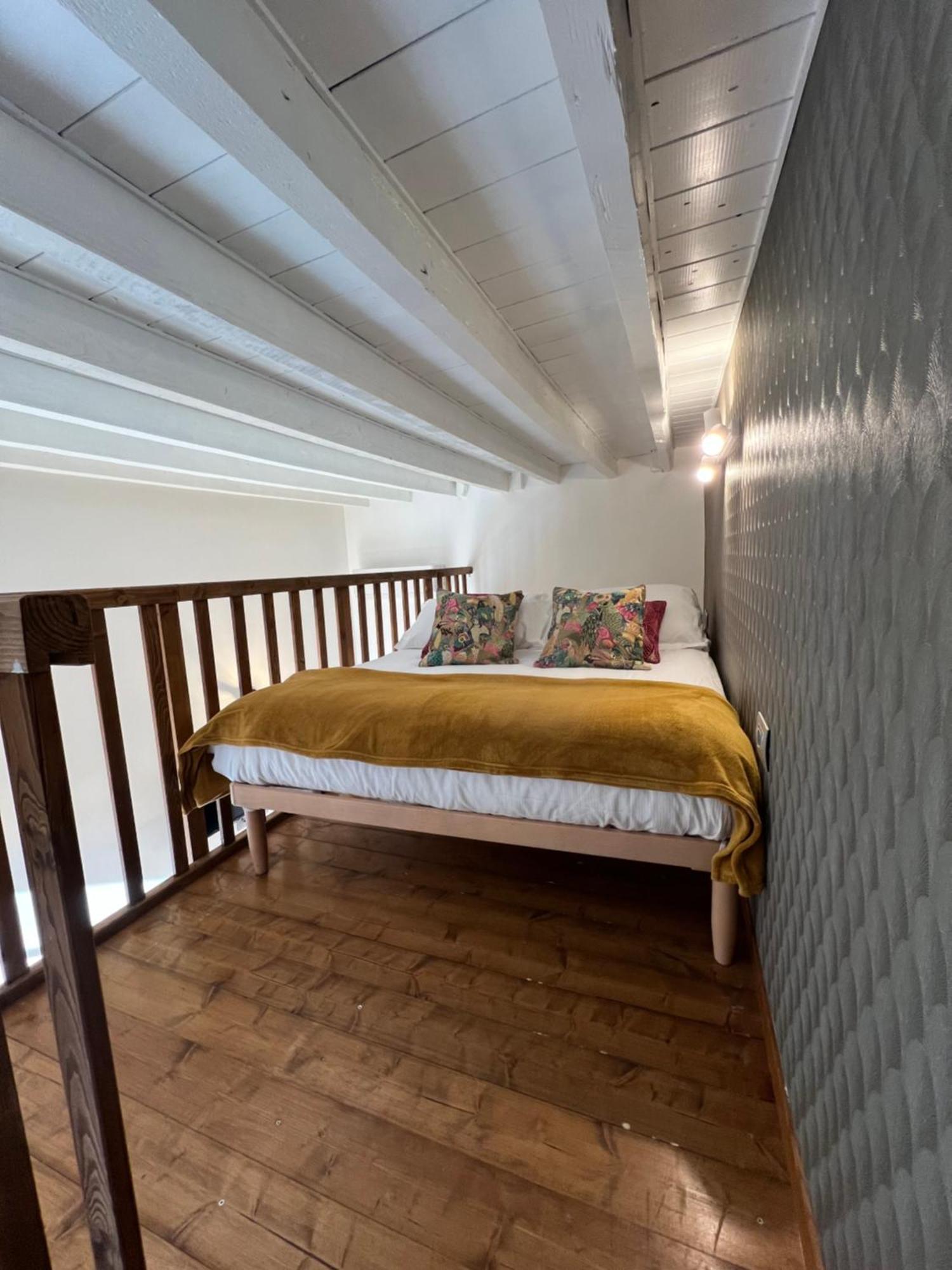 Apartment Flo Liberta' Wood Florence